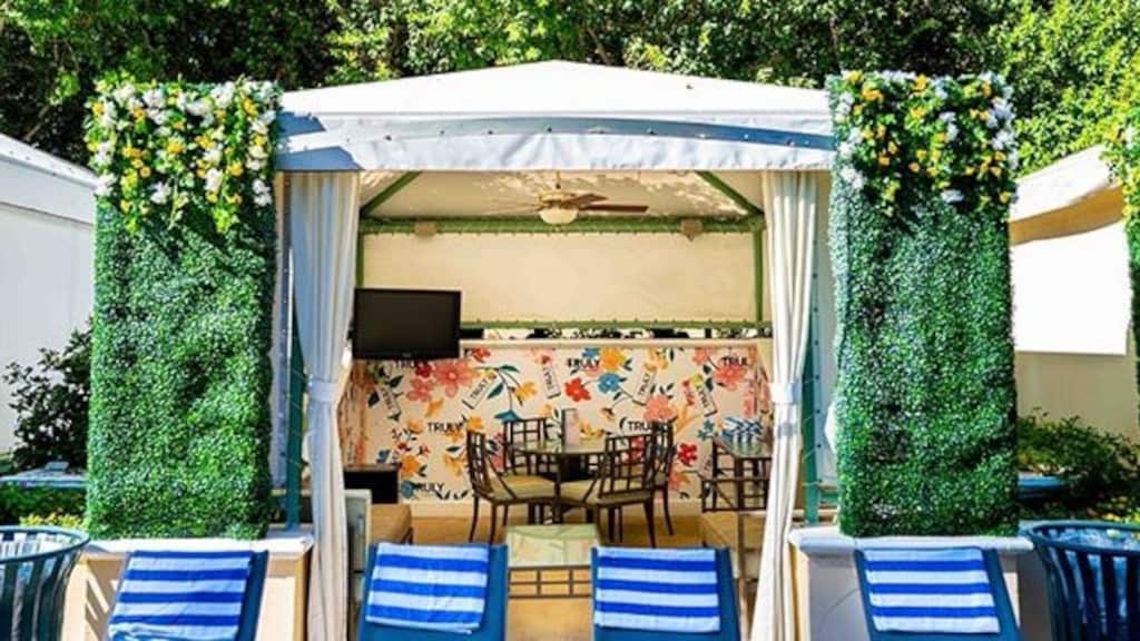 Paris Las Vegas Pool - Poolside French Cabanas