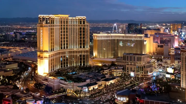 The Palazzo Hotel Review: What to Expect Before You Book