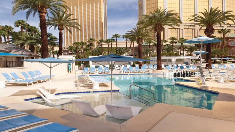 W Las Vegas Hotel Review: What to Expect Before You Book photo