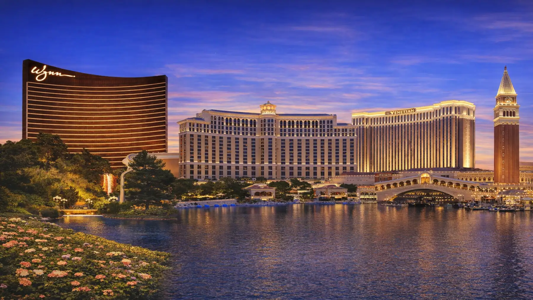 Wynn, Bellagio, and Venetian hotels on the Las Vegas Strip at night